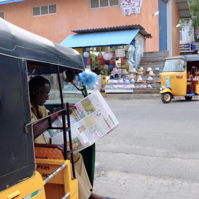 tuk tuk gentleman driver - Inde